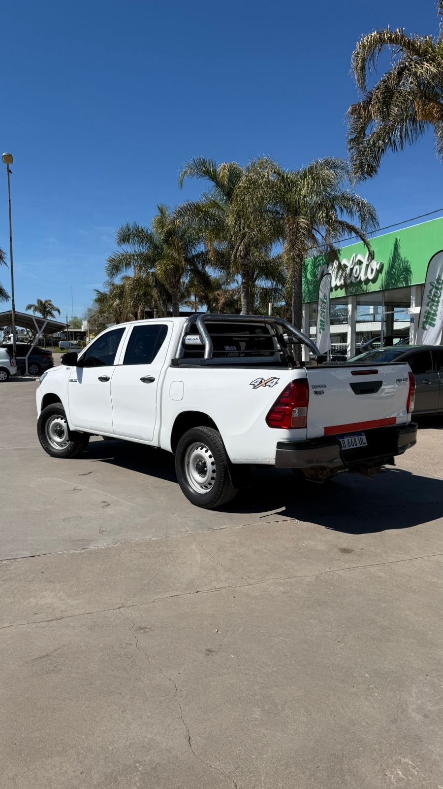 TOYOTA - HILUX DX 2.4 4X4  - MANUAL - 2017